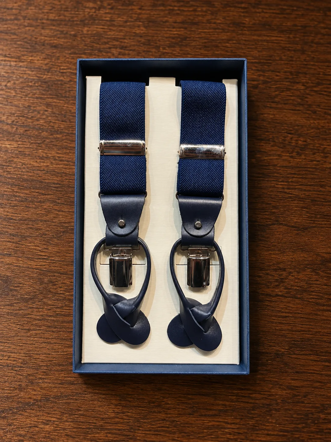 Bretelle Made in Italy con dettagli in vera pelle, immagine indicativa